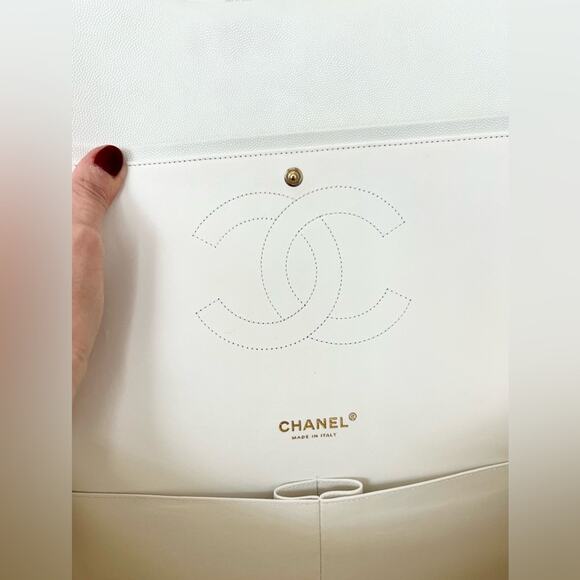 Chanel white caviar maxi flap bag champagne gold hardware with box and receipt - Picture 8 of 16